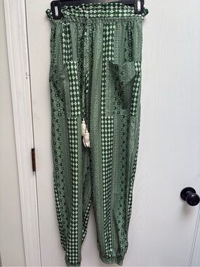 Women's Green Printed Elastic-Waist Joggers with Tassel Drawstring - boho -